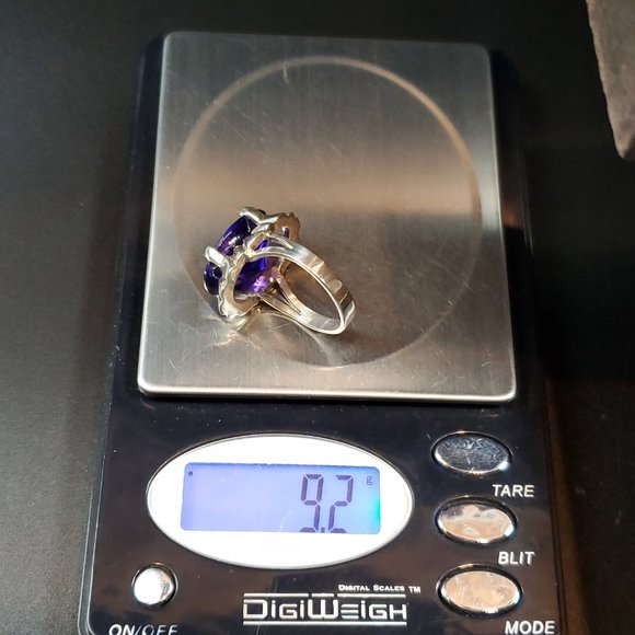 Size 8 925 Sterling Silver Large Blue Purple Cubic Zirconia Gem Ring - Picture 8 of 8